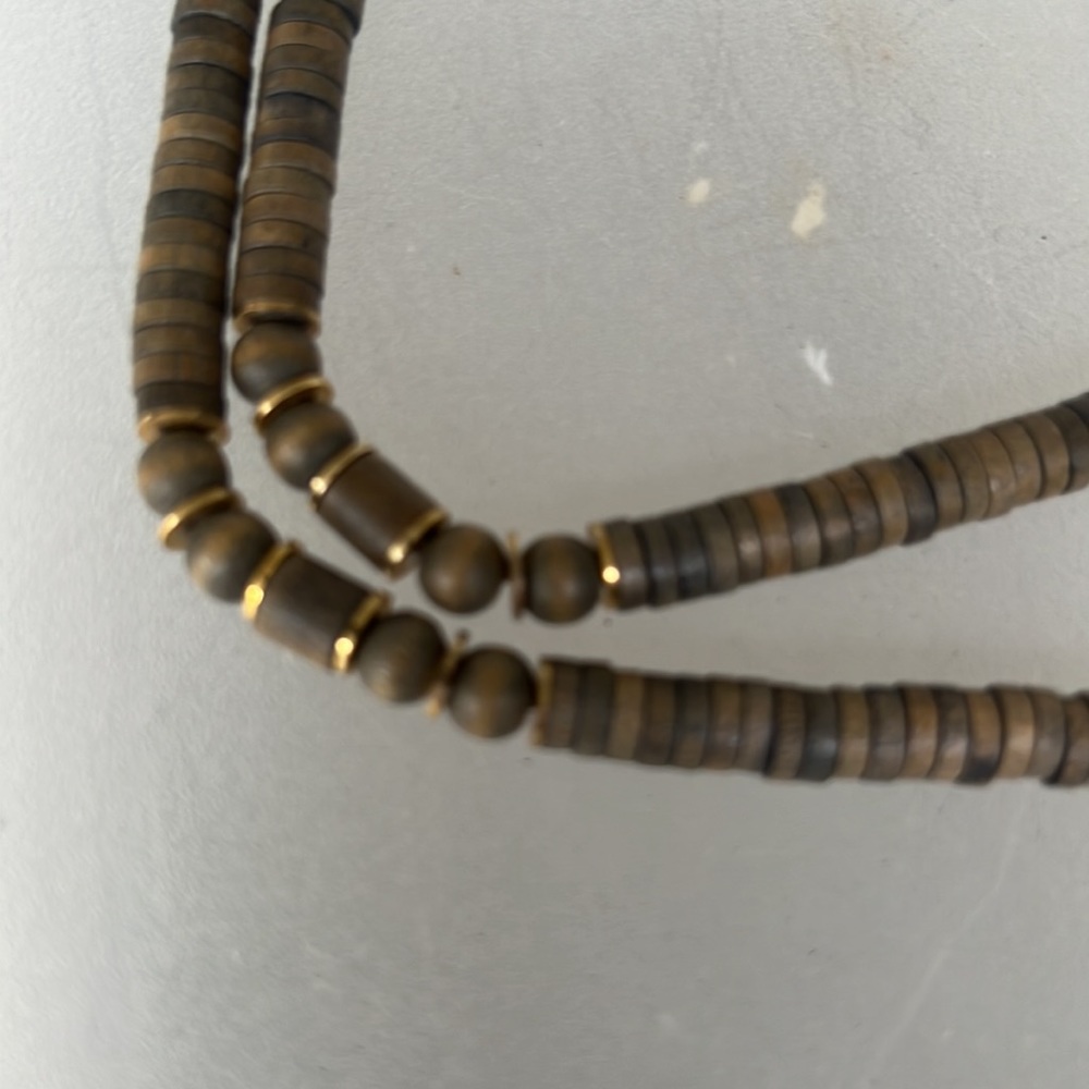 Pula Shell Necklace - Picture 3 of 6